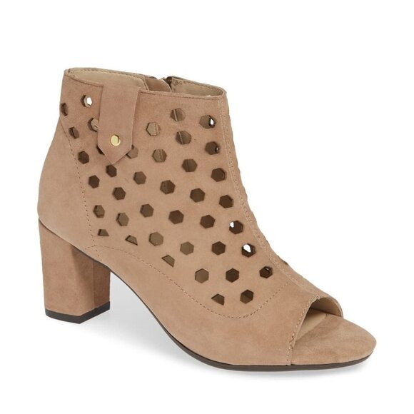 BETTYE Muller Leather "Finn" Peep Toe Bootie New - Picture 1 of 10